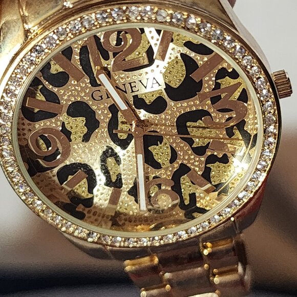 Geneva Gold Plated Link Cheetah Face Crystals Japan Mvmt Stainless Back Watch - Picture 14 of 16